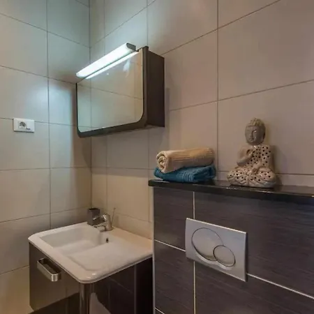 Mimi I Mana Apartment Makarska